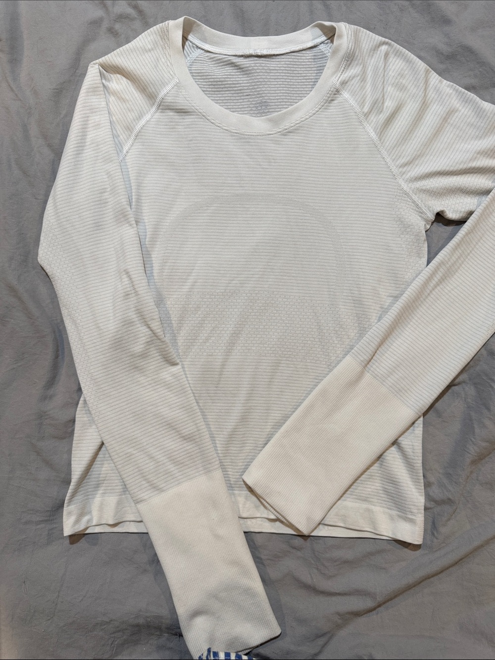 Lululemon white swiftly tech - size  4
